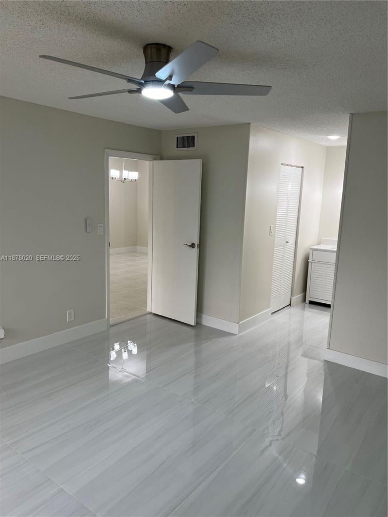 5900 NW 44th St, Unit 405, Lauderhill, FL 33319 Photo