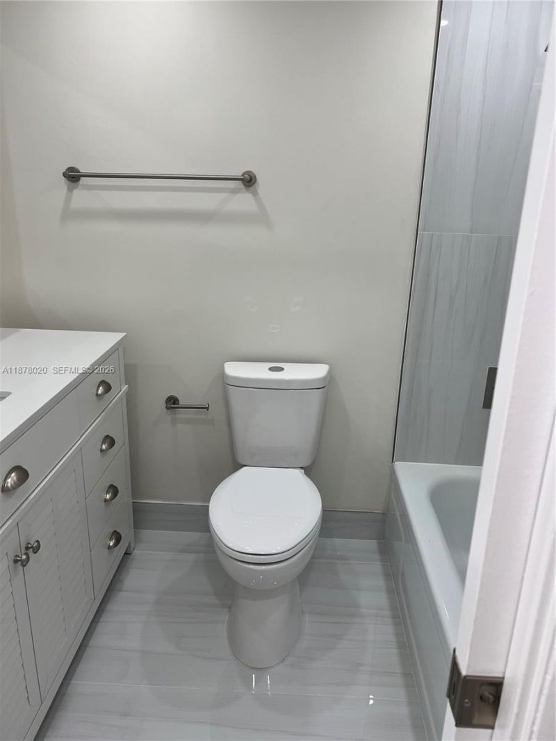 5900 NW 44th St, Unit 405, Lauderhill, FL 33319 Photo