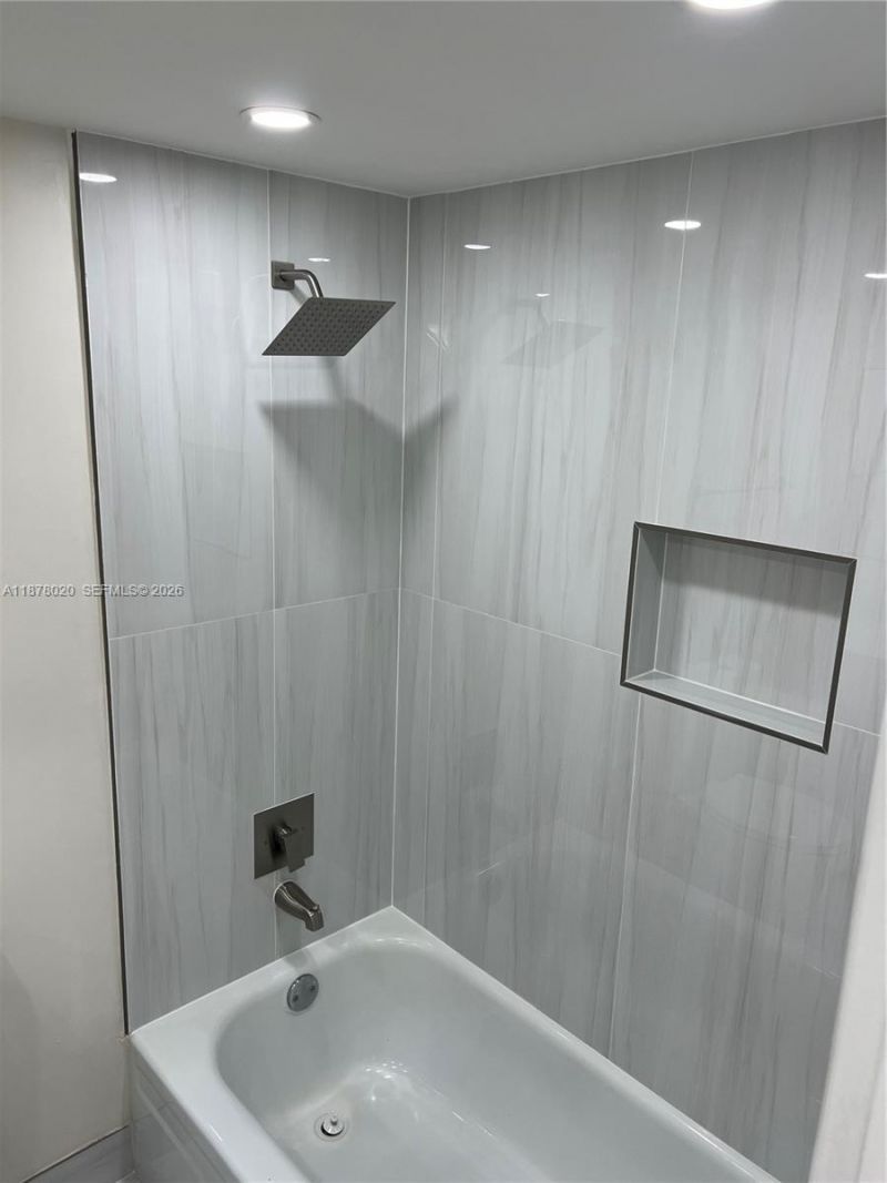 5900 NW 44th St, Unit 405, Lauderhill, FL 33319 Photo