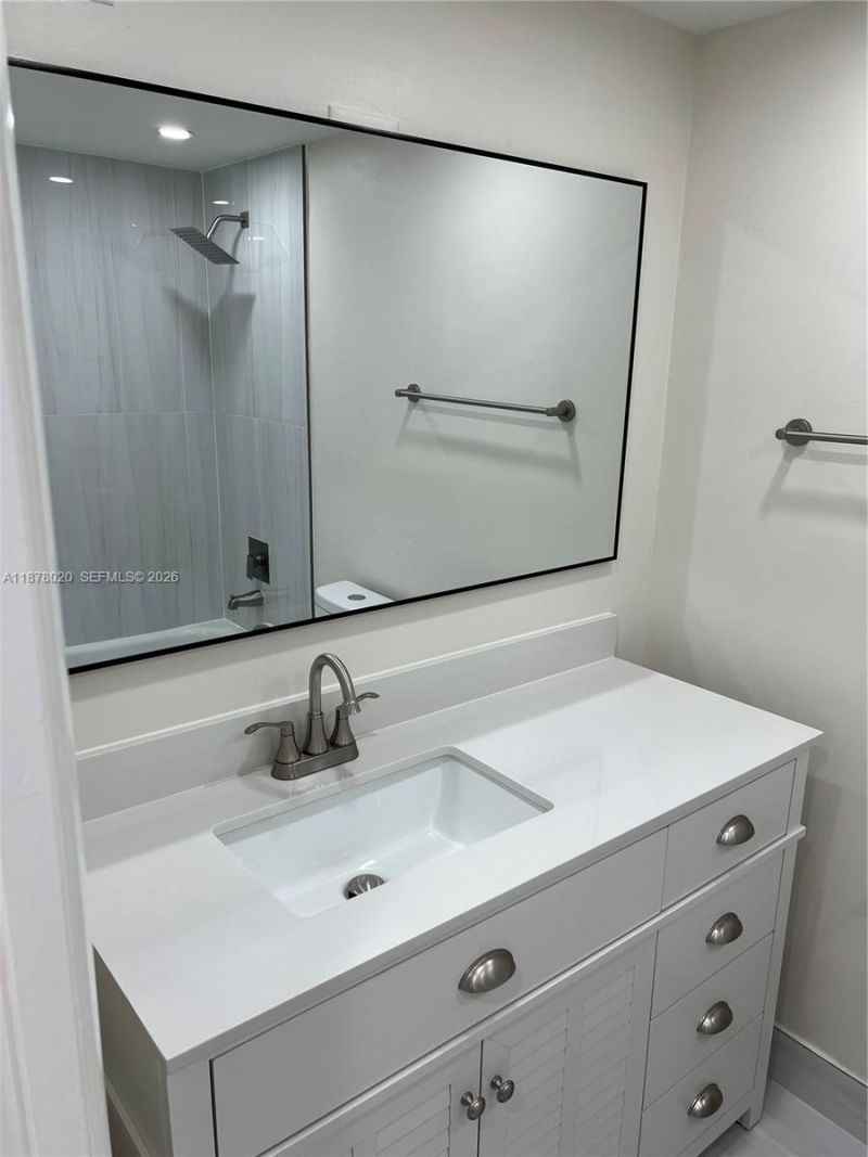 5900 NW 44th St, Unit 405, Lauderhill, FL 33319 Photo