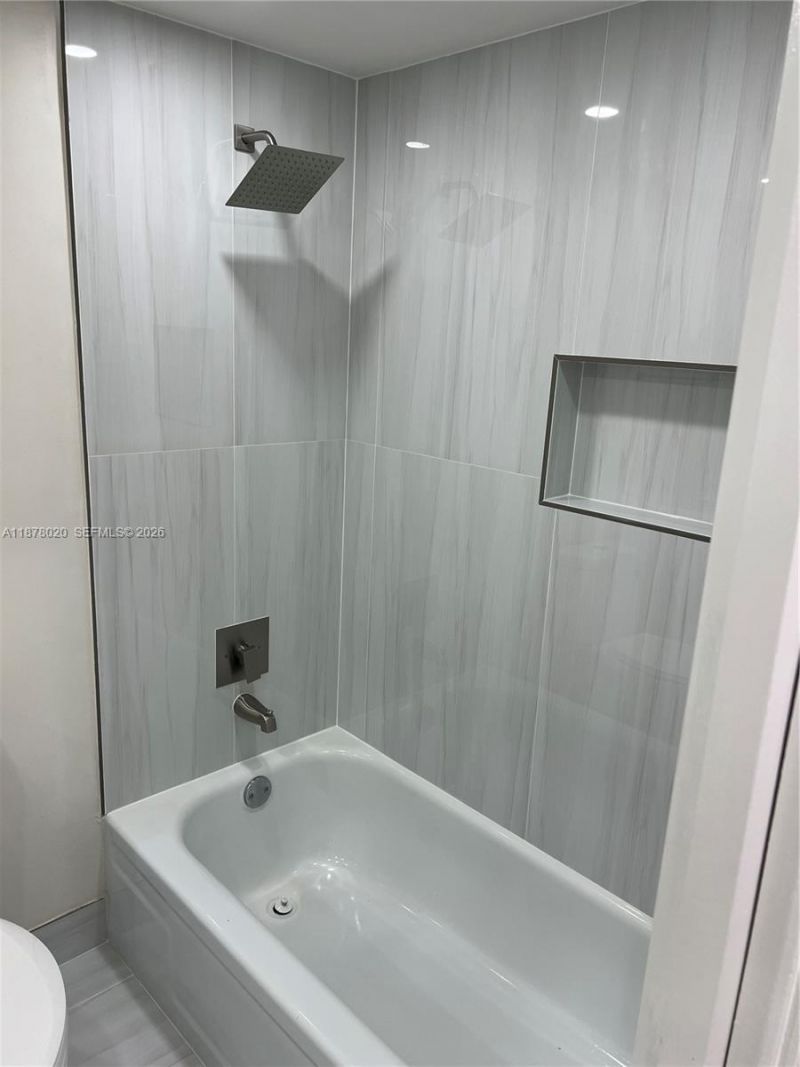 5900 NW 44th St, Unit 405, Lauderhill, FL 33319 Photo