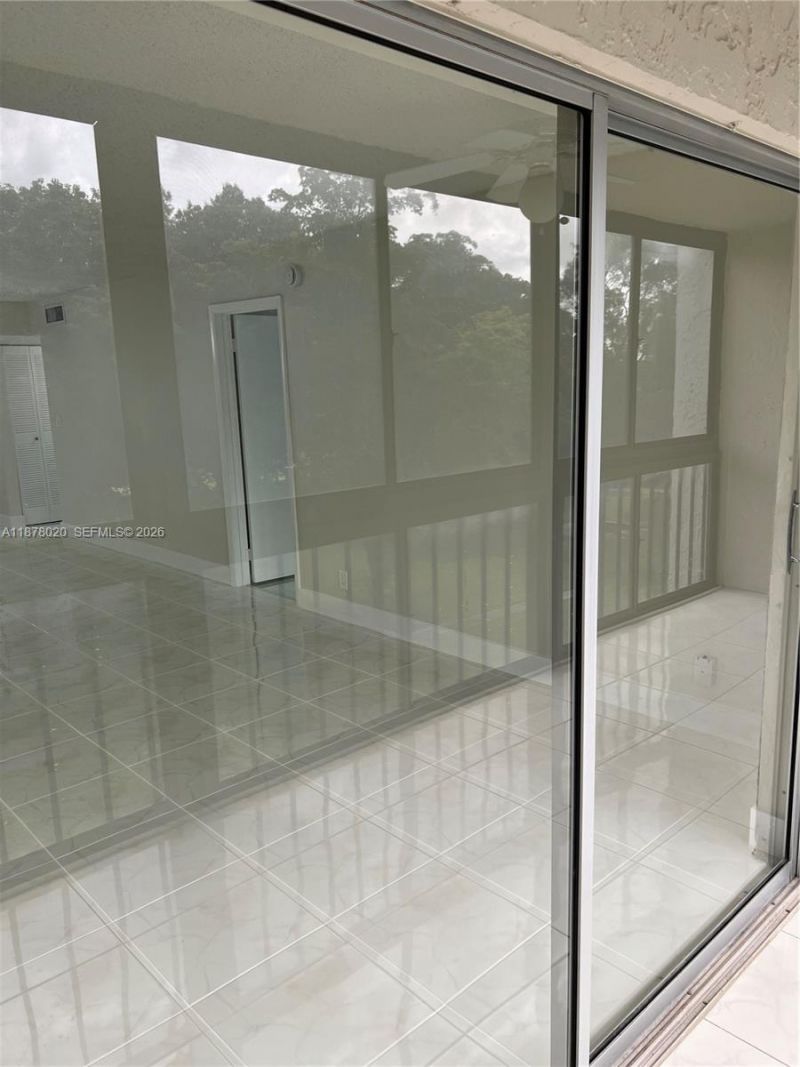 5900 NW 44th St, Unit 405, Lauderhill, FL 33319 Photo