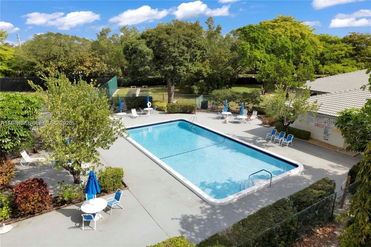 5900 NW 44th St, Unit 405, Lauderhill, FL 33319 Photo