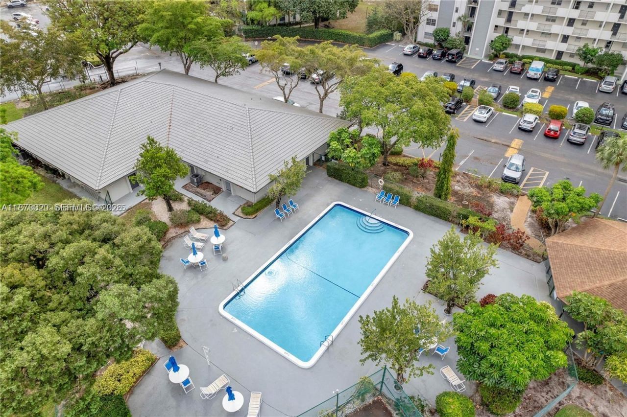 5900 NW 44th St, Unit 405, Lauderhill, FL 33319 Photo