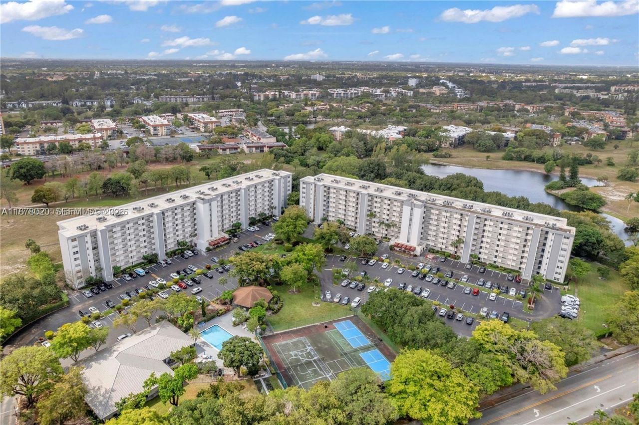 5900 NW 44th St, Unit 405, Lauderhill, FL 33319 Photo