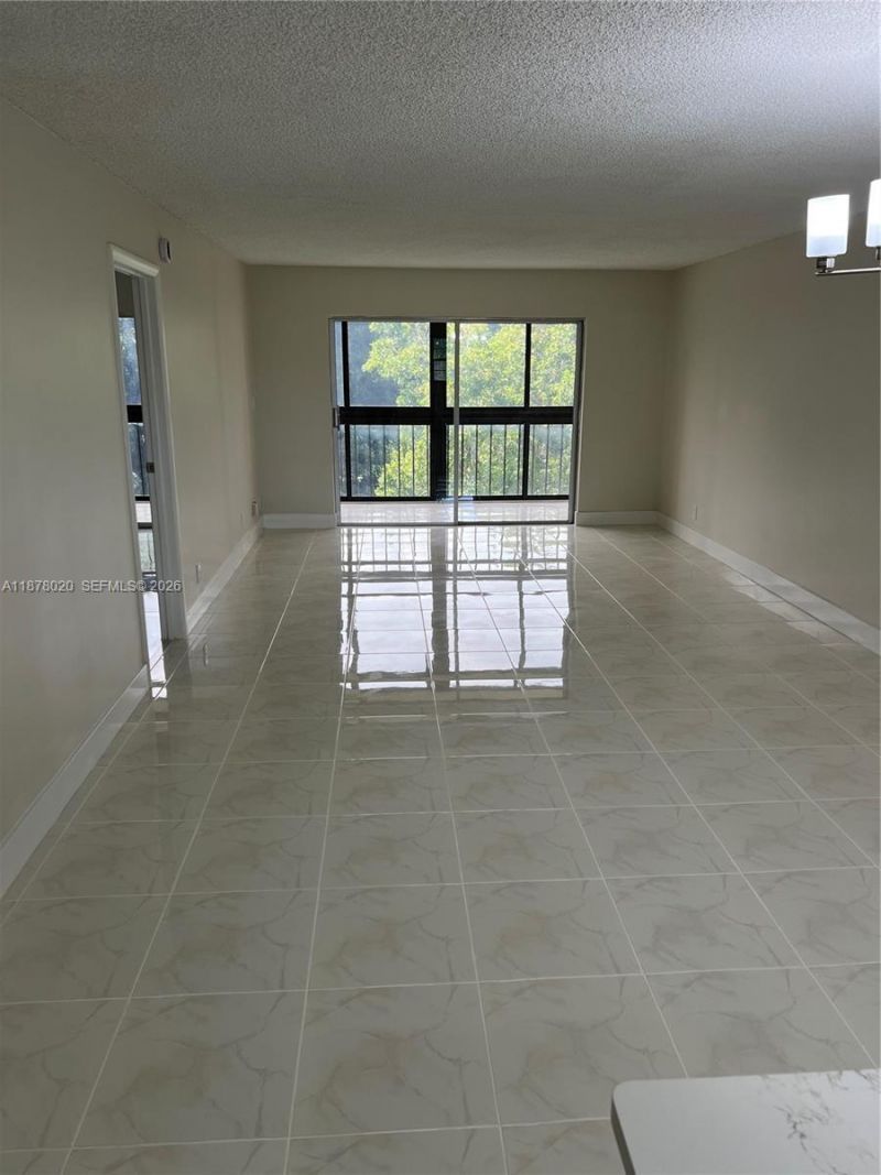 5900 NW 44th St, Unit 405, Lauderhill, FL 33319 Photo