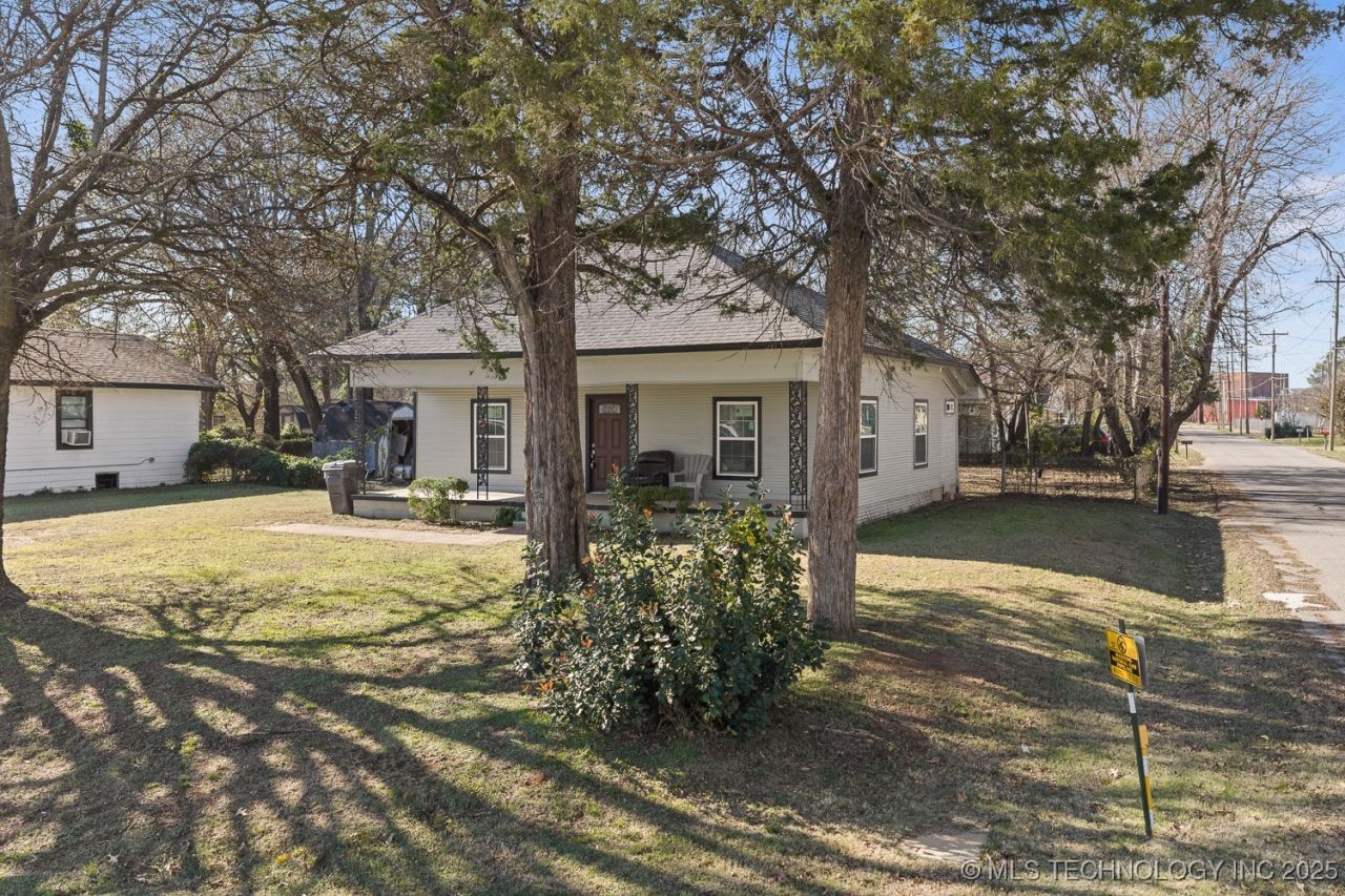 301 Carter Street, Ardmore, OK 73401 Main Photo