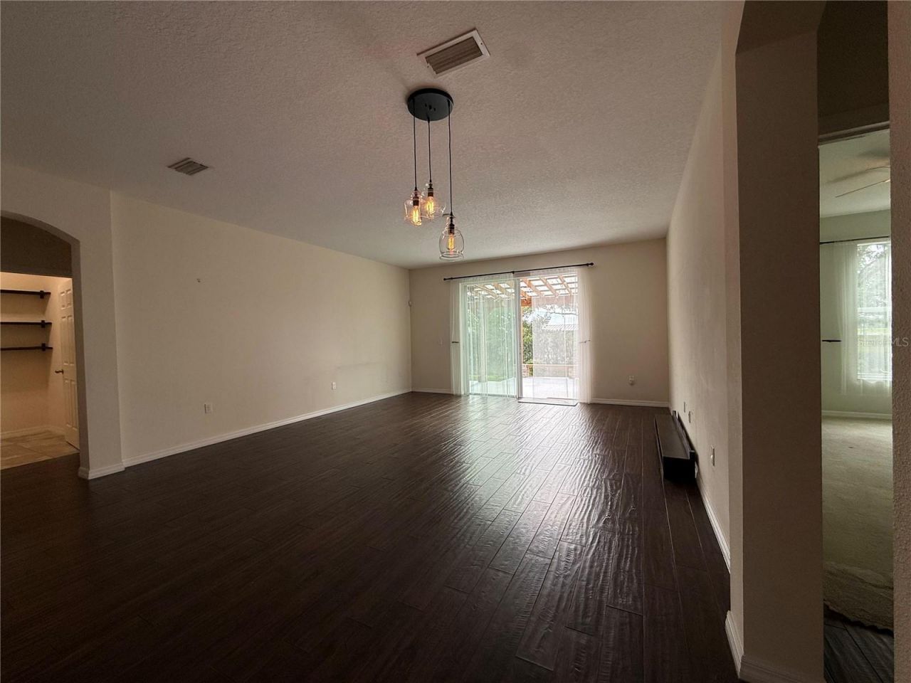 13101 Done Groven Drive, Dover, FL 33527 Photo