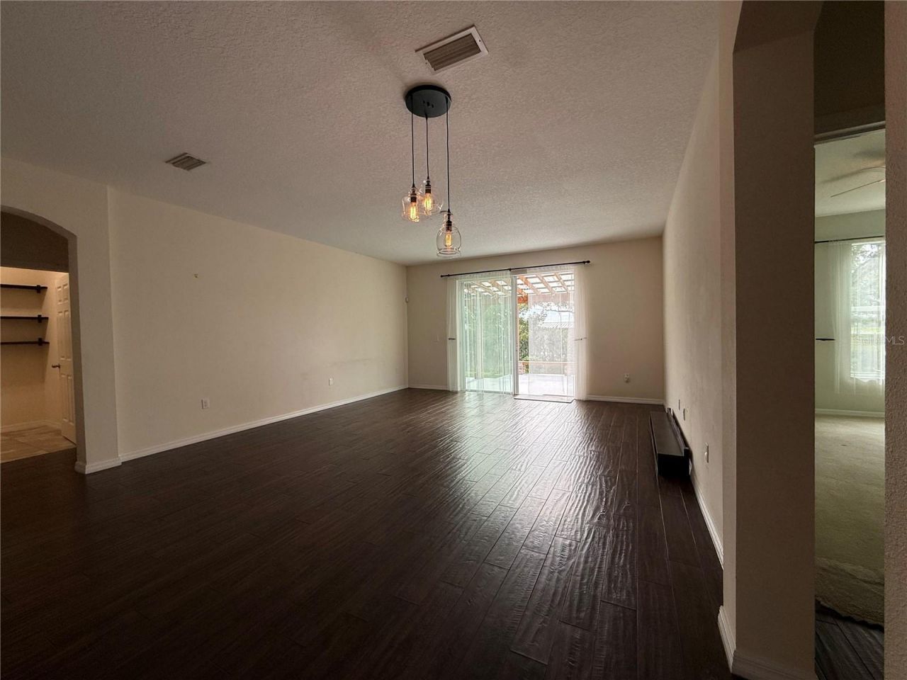 13101 Done Groven Drive, Dover, FL 33527 Photo