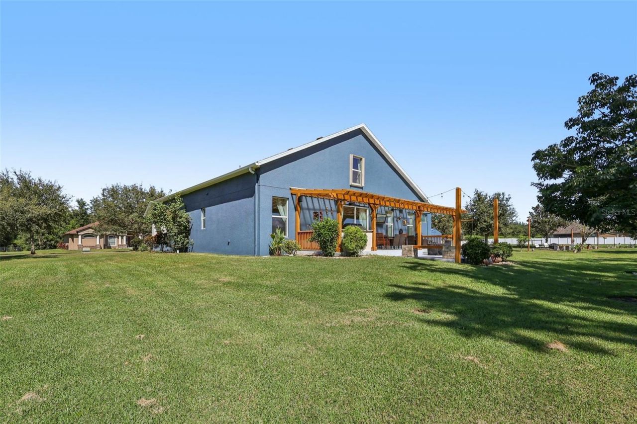 13101 Done Groven Drive, Dover, FL 33527 Photo