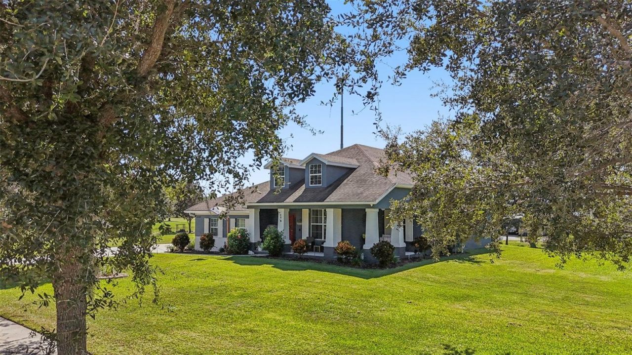 13101 Done Groven Drive, Dover, FL 33527 Photo