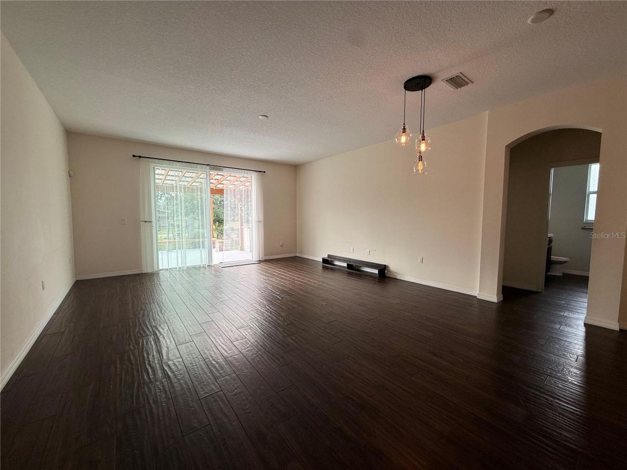 13101 Done Groven Drive, Dover, FL 33527 Photo