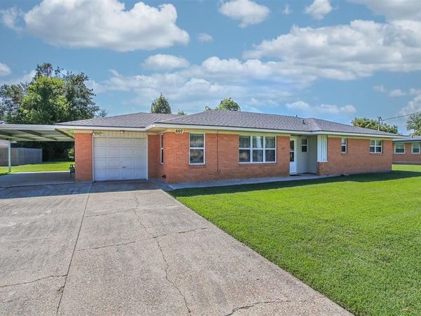 607 W Mcneese St Street W, Lake Charles, LA 70605