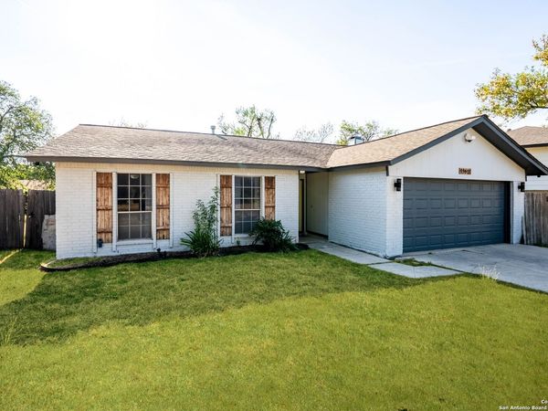 13611 Larkbrook, San Antonio, TX 78233