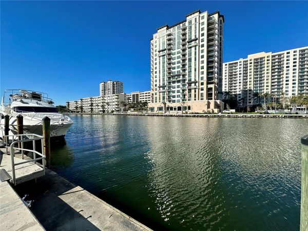 500 Bayview Dr, Unit 221, Sunny Isles Beach, FL 33160