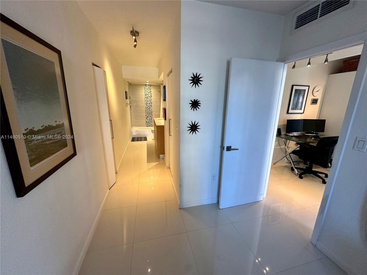 500 Bayview Dr, Unit 221, Sunny Isles Beach, FL 33160 Photo