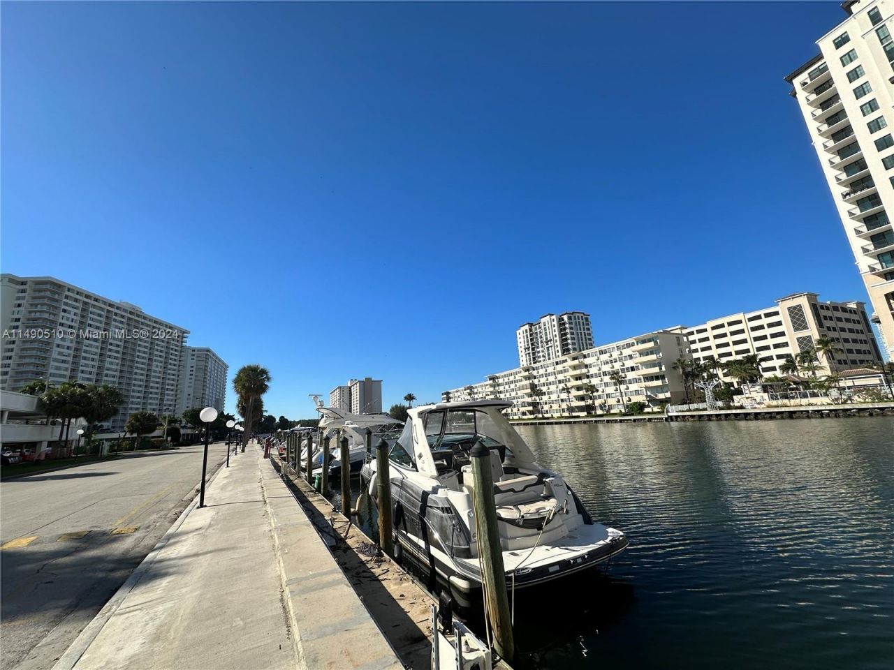 500 Bayview Dr, Unit 221, Sunny Isles Beach, FL 33160 Photo
