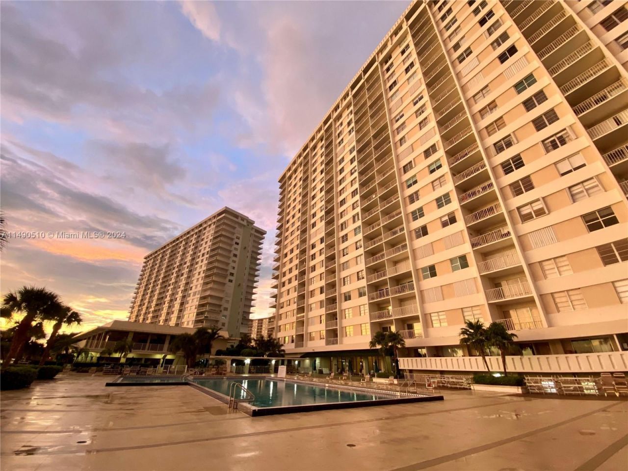 500 Bayview Dr, Unit 221, Sunny Isles Beach, FL 33160 Photo