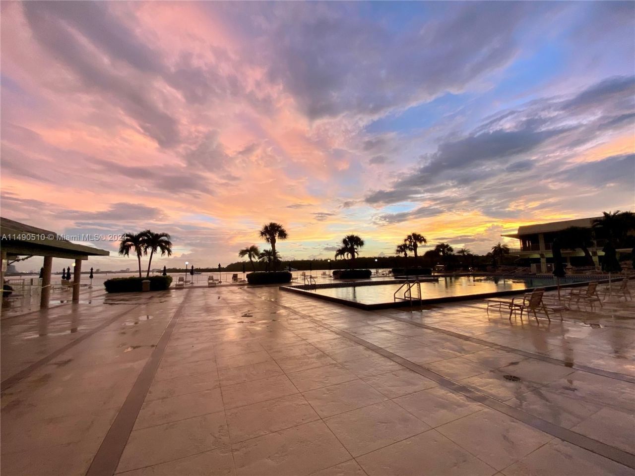 500 Bayview Dr, Unit 221, Sunny Isles Beach, FL 33160 Photo