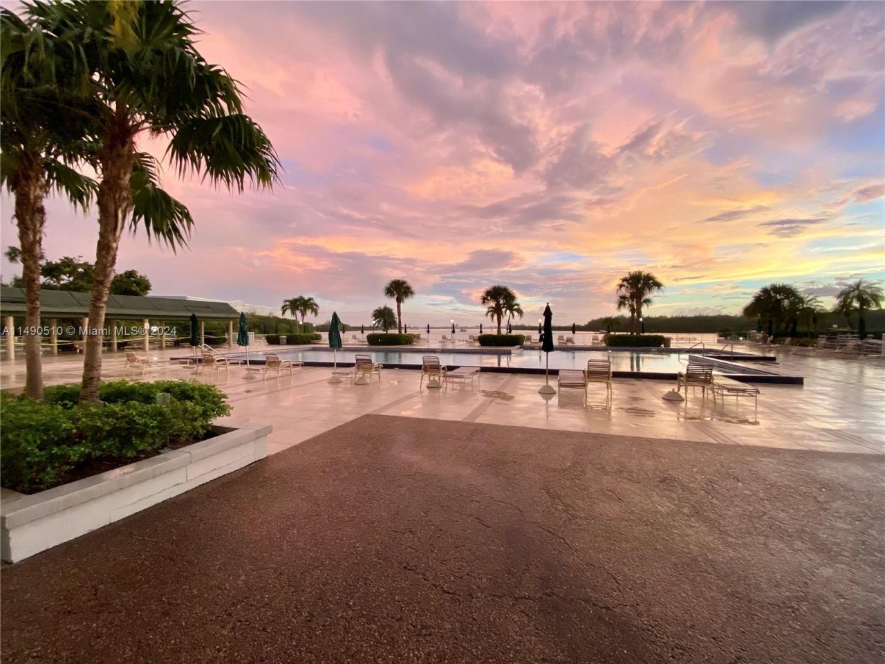 500 Bayview Dr, Unit 221, Sunny Isles Beach, FL 33160 Photo