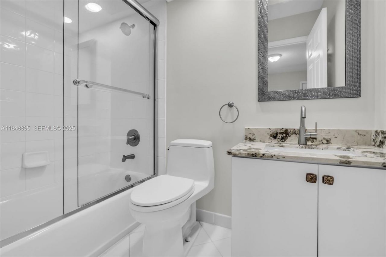 3156 NE 212th Terrace, Aventura, FL 33180 Photo