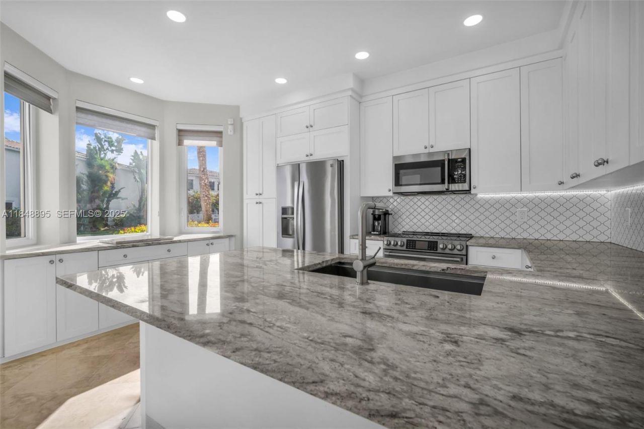 3156 NE 212th Terrace, Aventura, FL 33180 Photo