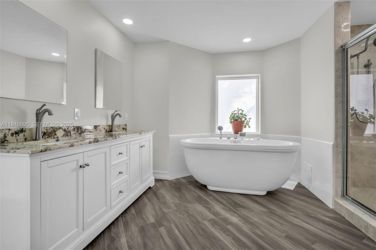 3156 NE 212th Terrace, Aventura, FL 33180 Photo