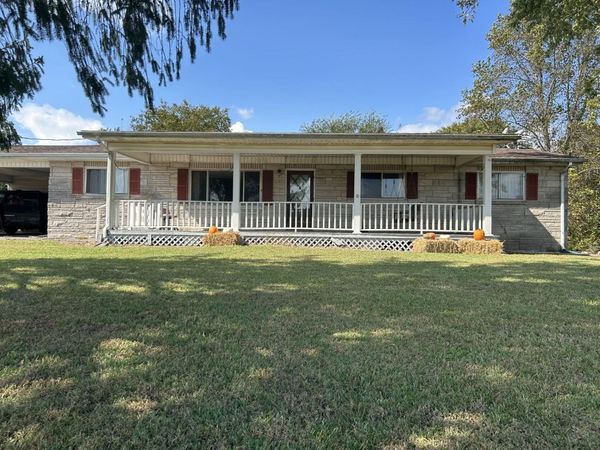 8285 Barker Rd, Athens, AL