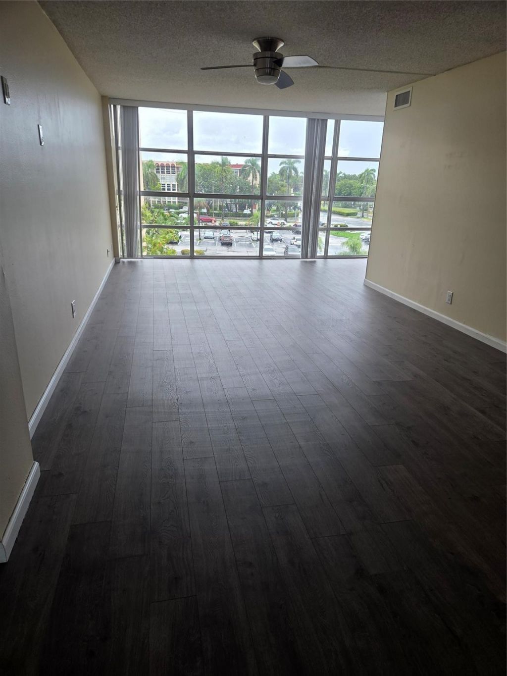 801 Three Islands Boulevard, Unit 409, Hallandale Beach, FL 33009 Photo