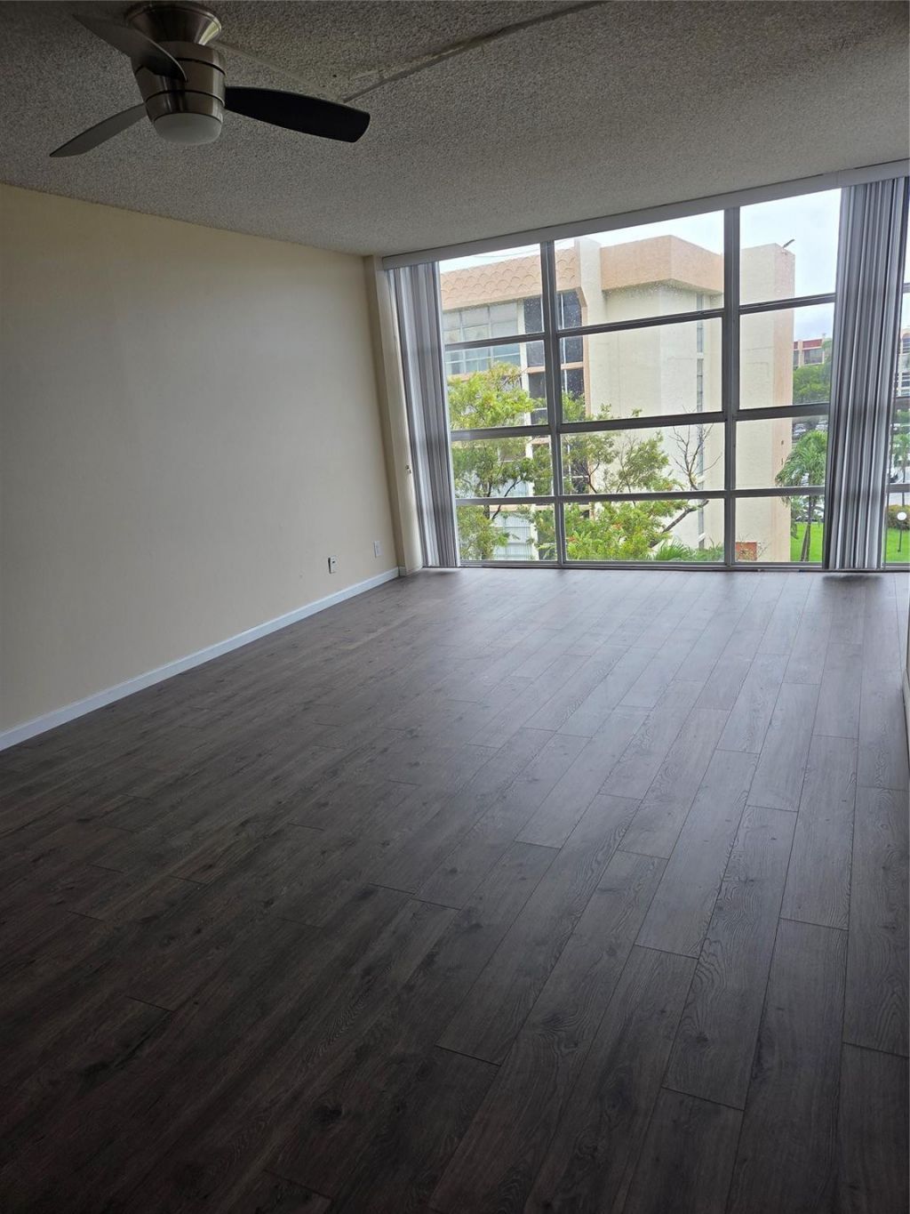 801 Three Islands Boulevard, Unit 409, Hallandale Beach, FL 33009 Photo