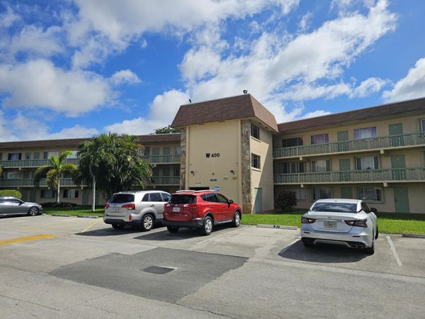 400 Village Green Circle W, Unit 205, Palm Springs, FL 33461