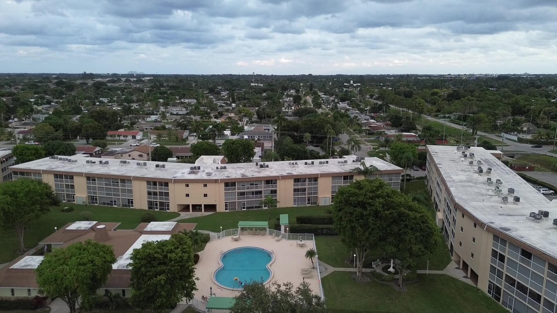400 Village Green Circle W, Unit 205, Palm Springs, FL 33461 Photo