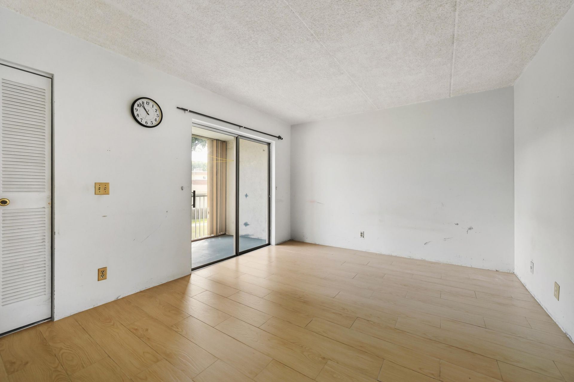400 Village Green Circle W, Unit 205, Palm Springs, FL 33461 Photo