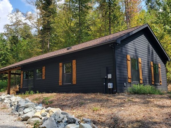 570 Beasley Hollow Rd, Linden, TN 37096