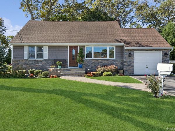 320 W 11th Street, Deer Park, NY 11729