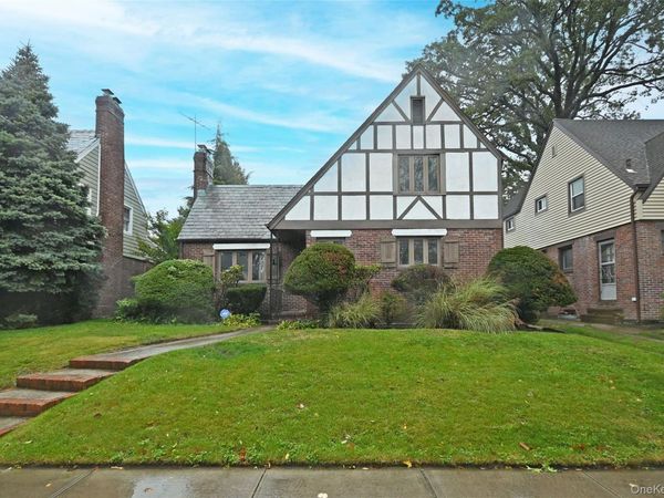 112-13 178th Street, Addisleigh Park, NY 11433