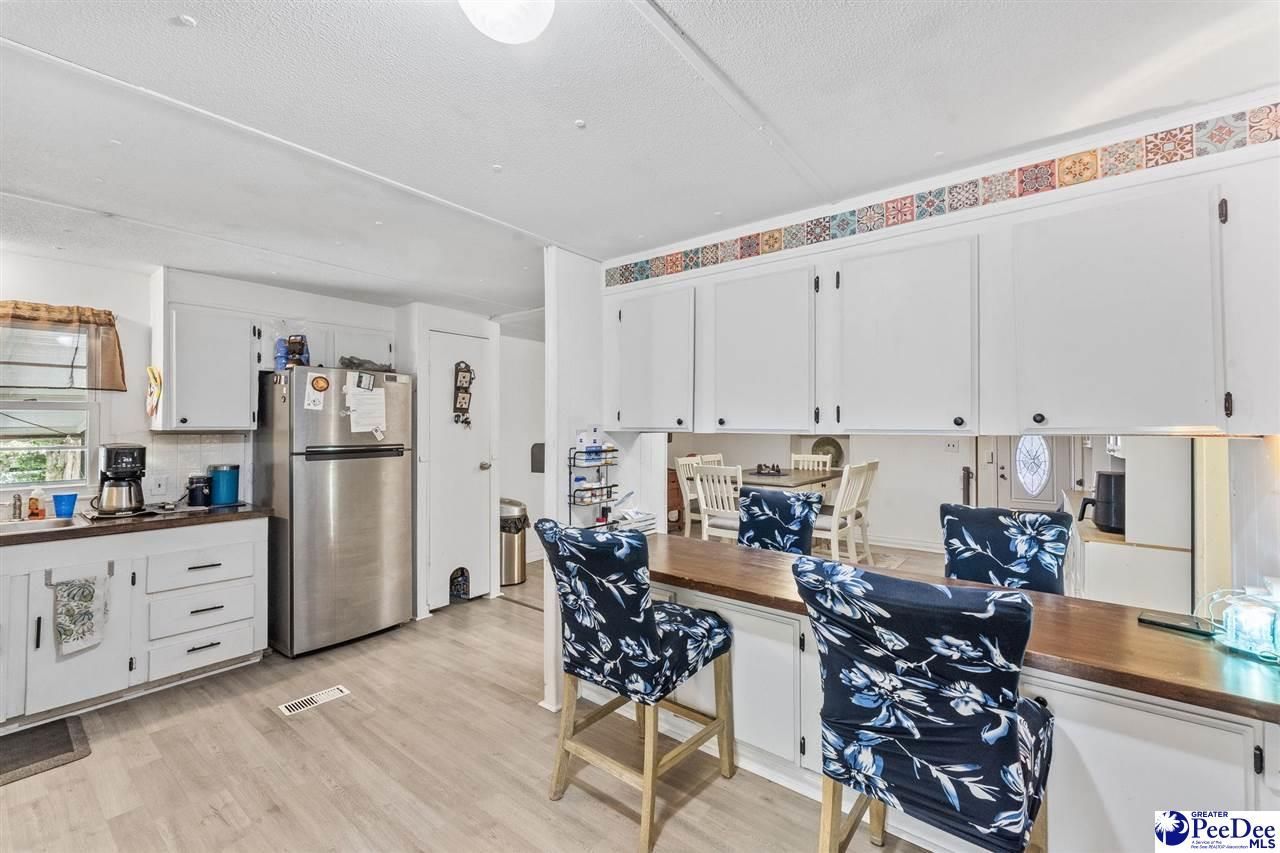 220 Alexander Place Photo 10