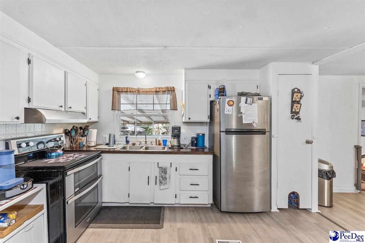 220 Alexander Place Photo 13