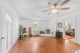 220 Alexander Place photo 4