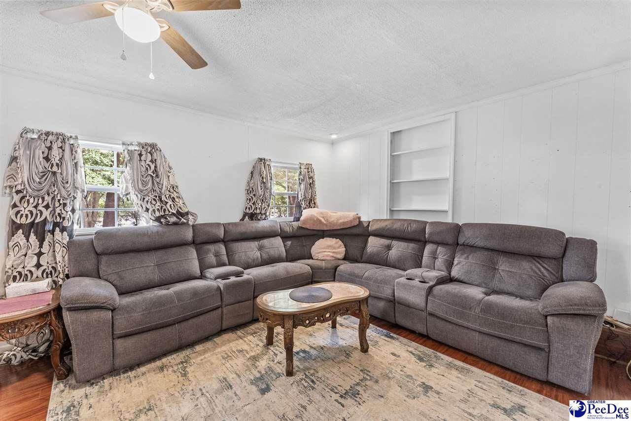 220 Alexander Place Photo 6