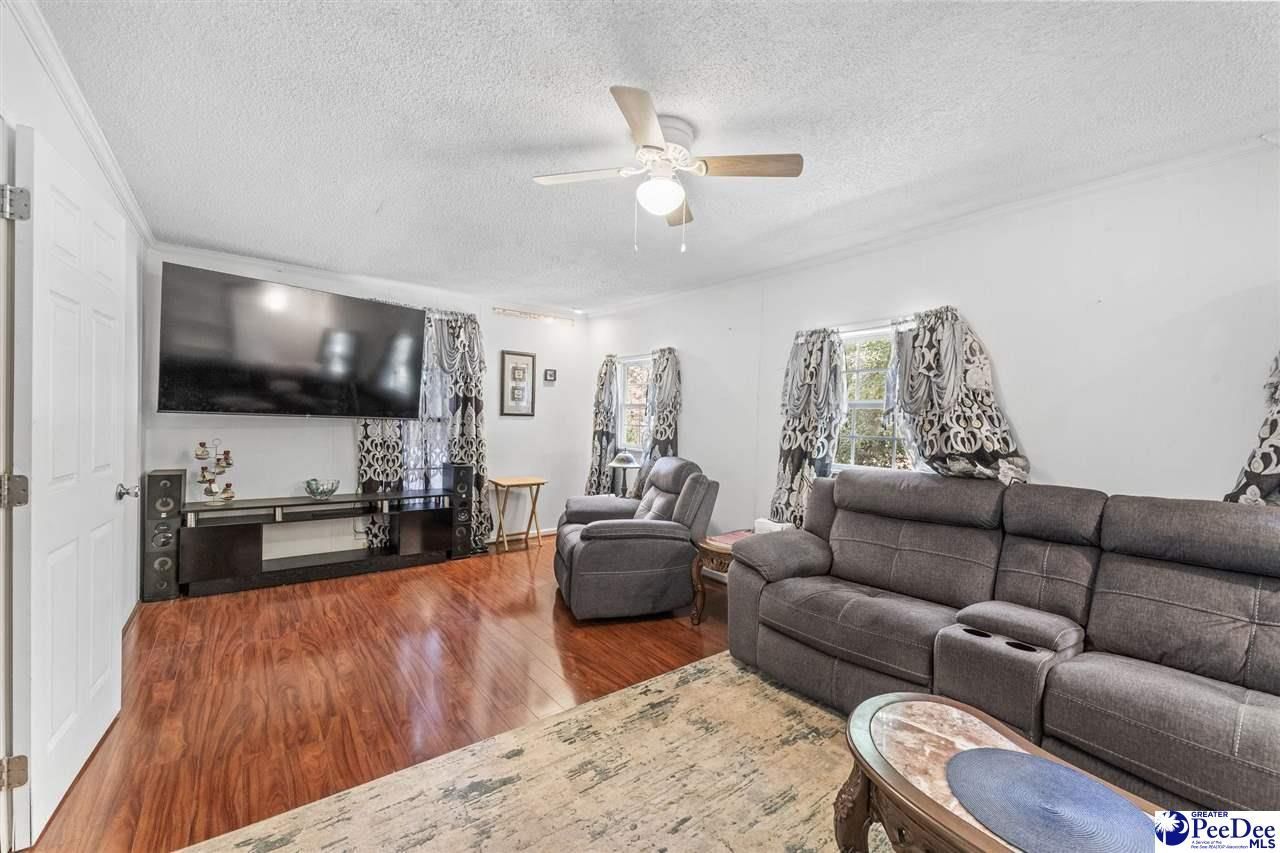 220 Alexander Place Photo 7