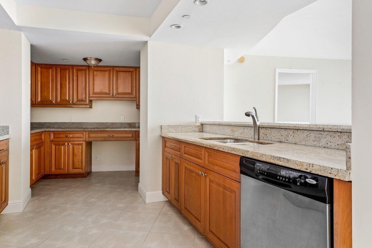 3000 N Ocean Drive, Unit 33e, Singer Island, FL 33404 Photo