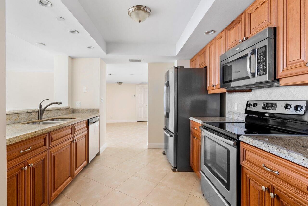 3000 N Ocean Drive, Unit 33e, Singer Island, FL 33404 Photo