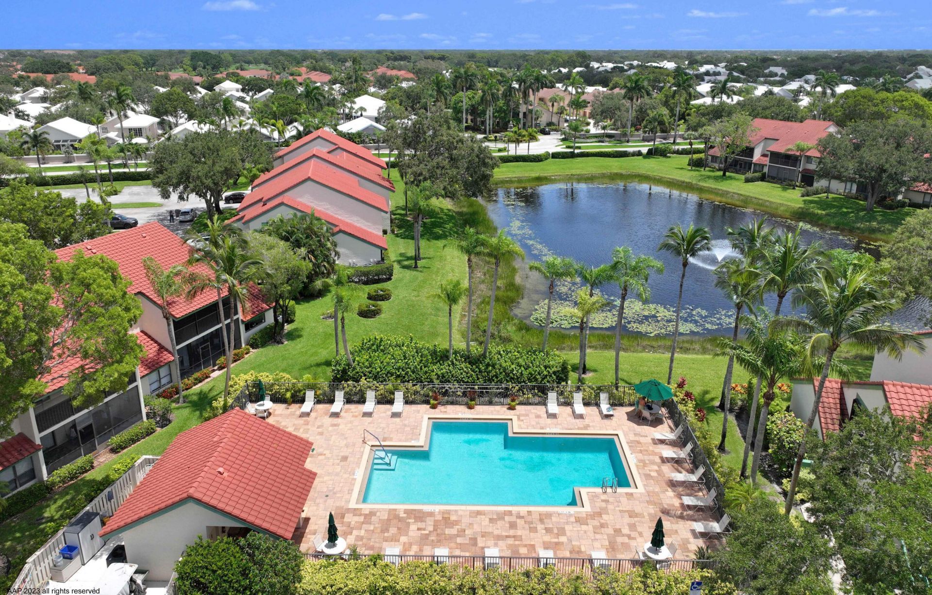 23 Lexington Lane W, Unit D, Palm Beach Gardens, FL 33418 Photo