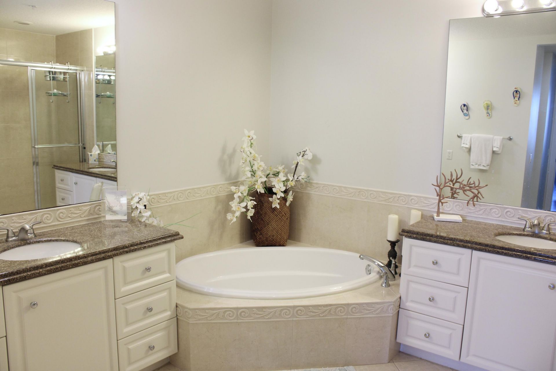 3 Harbour Isle Drive E, Unit 204, Fort Pierce, FL 34949 Photo