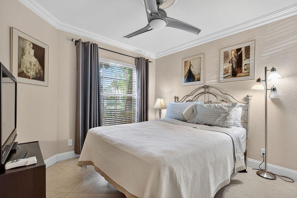 212 Berenger Walk, Royal Palm Beach, FL 33414 Photo