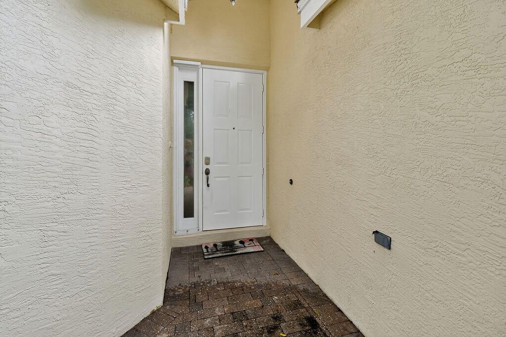 212 Berenger Walk, Royal Palm Beach, FL 33414 Photo