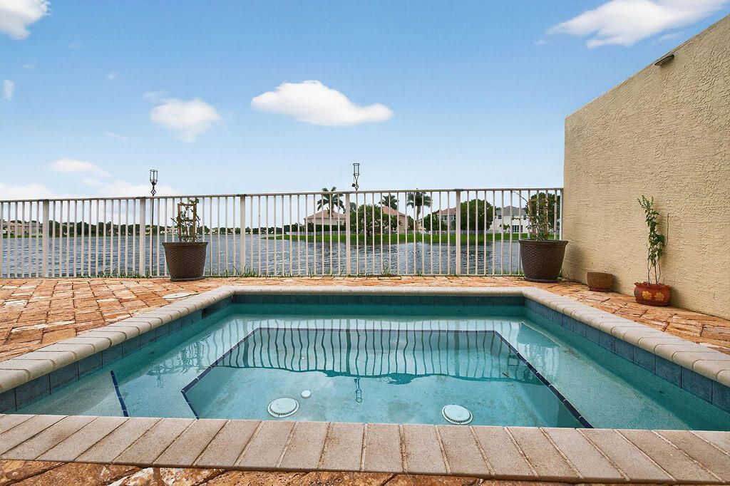 212 Berenger Walk, Royal Palm Beach, FL 33414 Photo