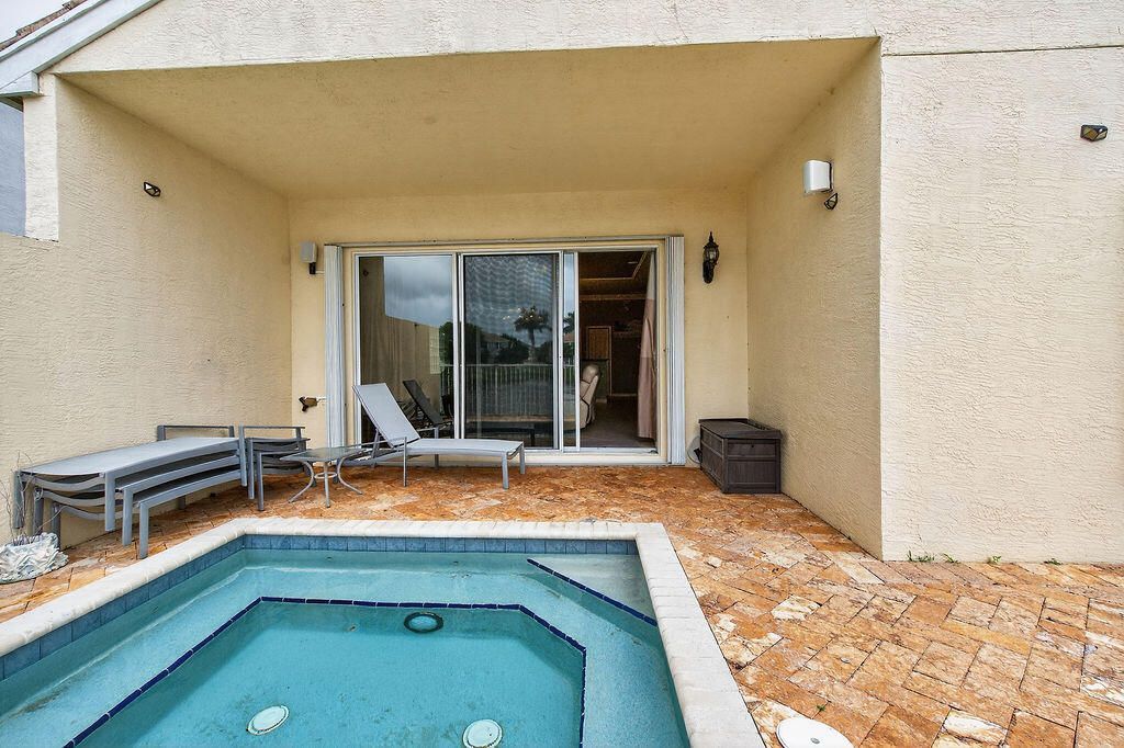 212 Berenger Walk, Royal Palm Beach, FL 33414 Photo