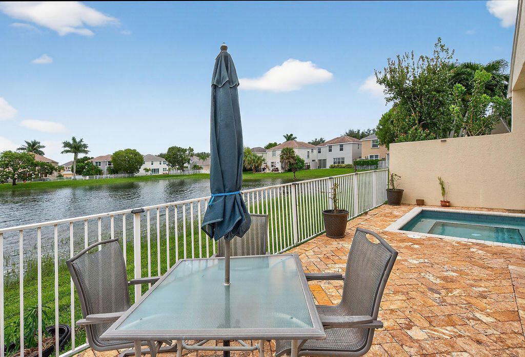 212 Berenger Walk, Royal Palm Beach, FL 33414 Photo